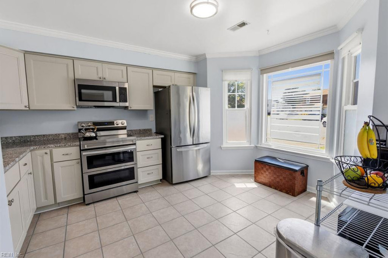 Photo 14 of 30 residential for sale in Virginia Beach virginia