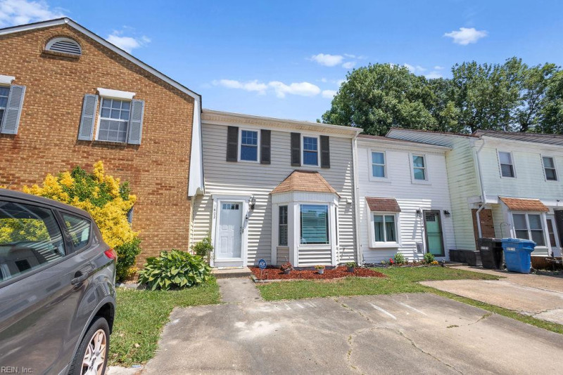 Photo 2 of 30 residential for sale in Virginia Beach virginia