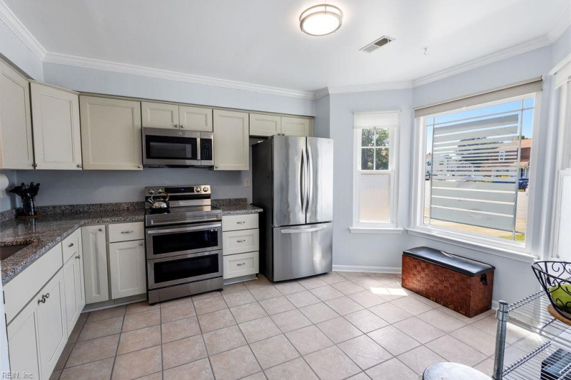Photo 5 of 30 residential for sale in Virginia Beach virginia
