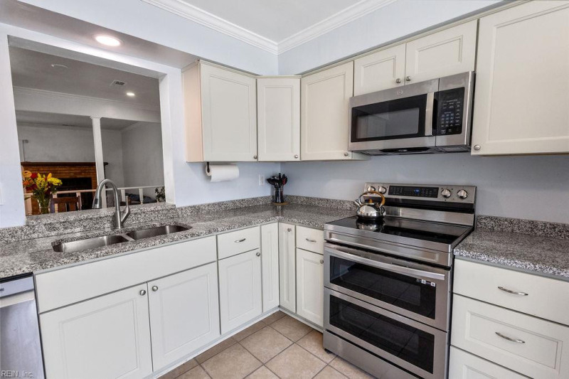 Photo 6 of 30 residential for sale in Virginia Beach virginia