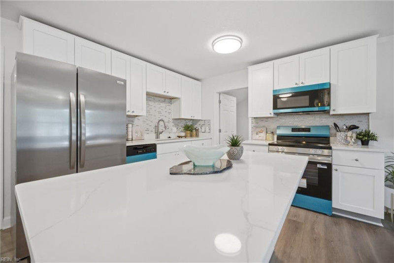 Photo 3 of 31 residential for sale in Virginia Beach virginia