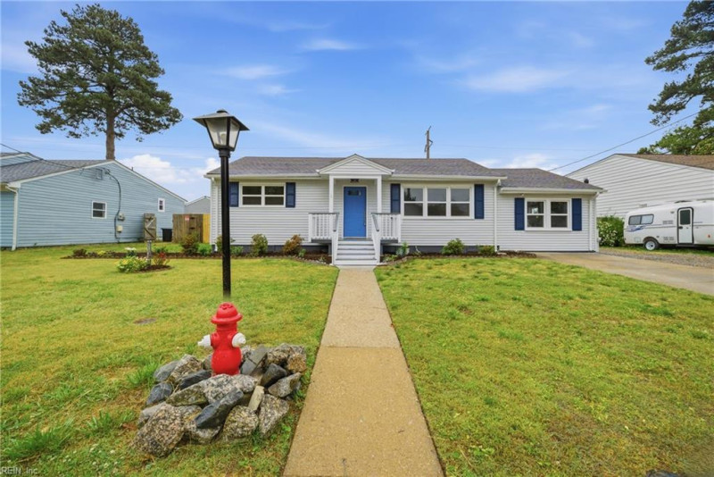 Photo 4 of 31 residential for sale in Virginia Beach virginia