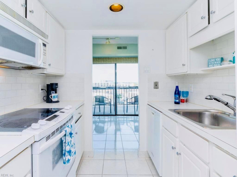 Photo 12 of 40 residential for sale in Virginia Beach virginia