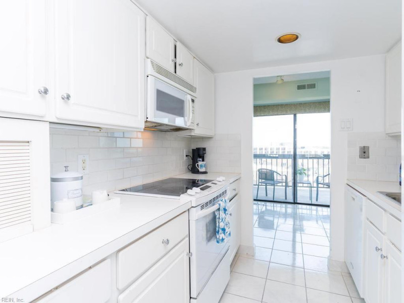 Photo 13 of 40 residential for sale in Virginia Beach virginia