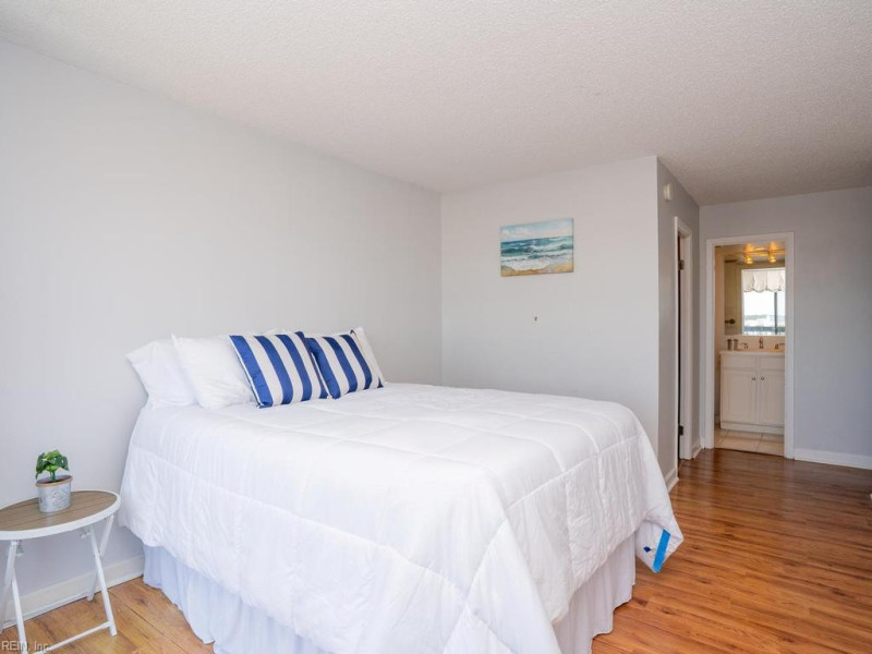 Photo 16 of 40 residential for sale in Virginia Beach virginia