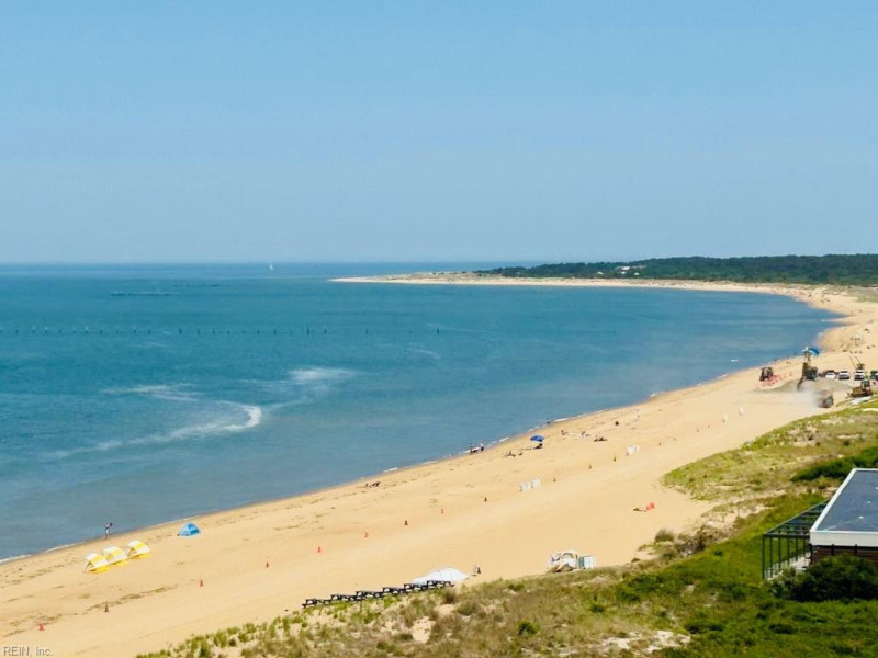 Photo 2 of 40 residential for sale in Virginia Beach virginia