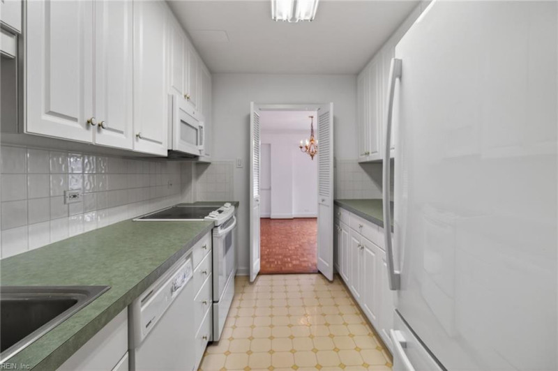 Photo 18 of 50 residential for sale in Norfolk virginia