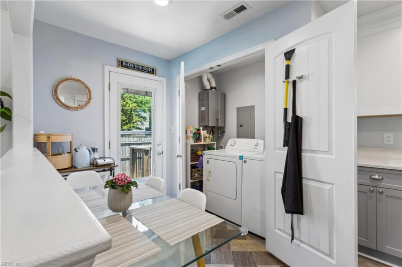 Photo 14 of 42 residential for sale in Hampton virginia