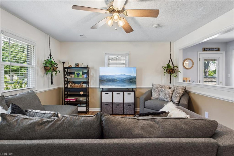 Photo 3 of 42 residential for sale in Hampton virginia