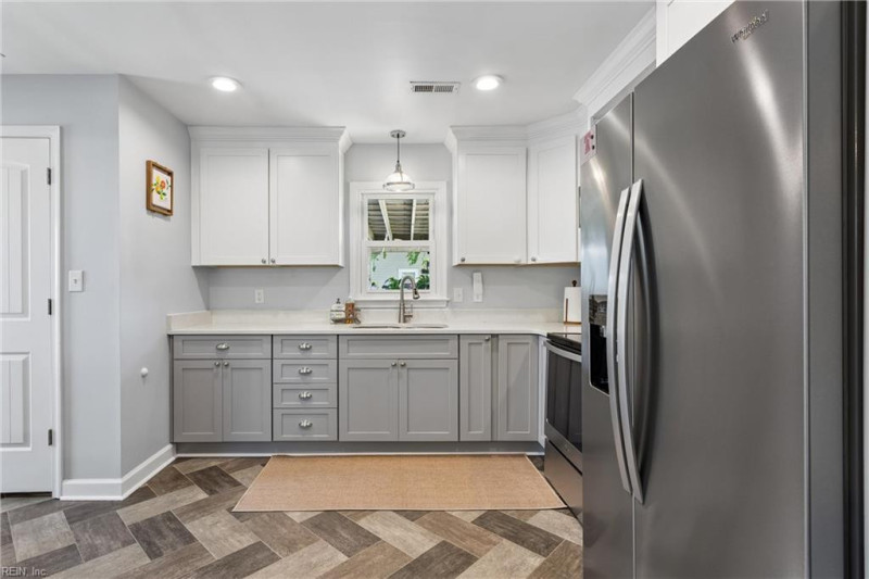 Photo 9 of 42 residential for sale in Hampton virginia