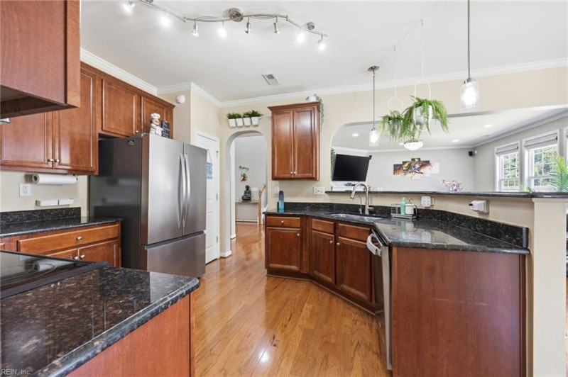Photo 11 of 42 residential for sale in Virginia Beach virginia