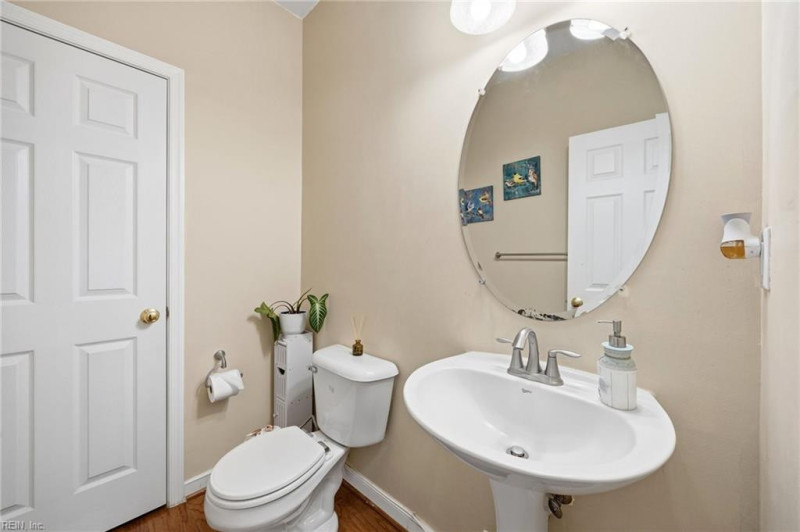 Photo 15 of 42 residential for sale in Virginia Beach virginia