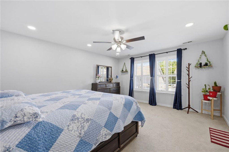 Photo 16 of 42 residential for sale in Virginia Beach virginia