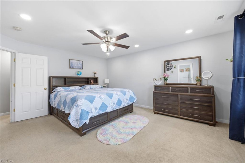 Photo 17 of 42 residential for sale in Virginia Beach virginia
