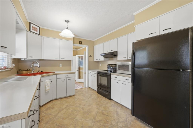 Photo 11 of 28 residential for sale in Virginia Beach virginia