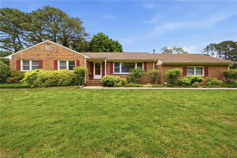 Photo 2 of 28 residential for sale in Virginia Beach virginia