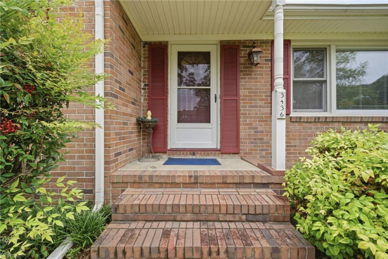 Photo 5 of 28 residential for sale in Virginia Beach virginia