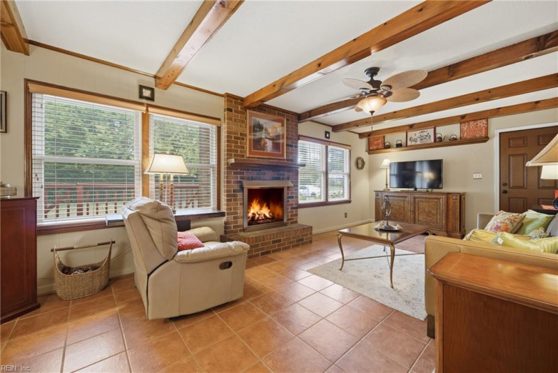Photo 9 of 28 residential for sale in Virginia Beach virginia