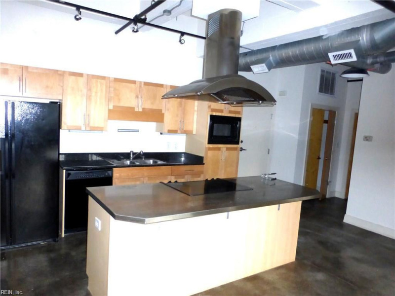 Photo 13 of 37 residential for sale in Norfolk virginia