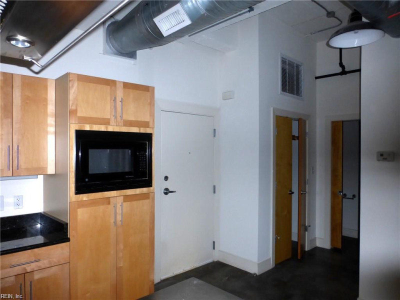 Photo 14 of 37 residential for sale in Norfolk virginia