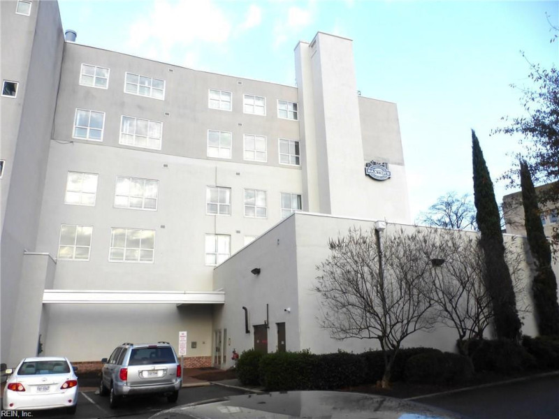 Photo 4 of 37 residential for sale in Norfolk virginia