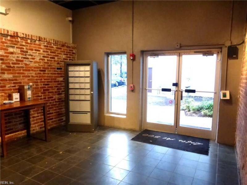 Photo 7 of 37 residential for sale in Norfolk virginia