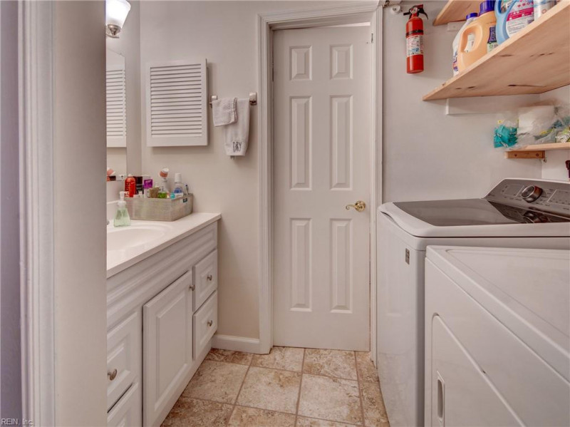 Photo 17 of 27 residential for sale in Virginia Beach virginia