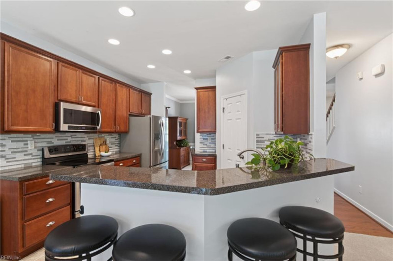 Photo 10 of 45 residential for sale in Chesapeake virginia