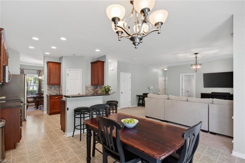 Photo 16 of 45 residential for sale in Chesapeake virginia