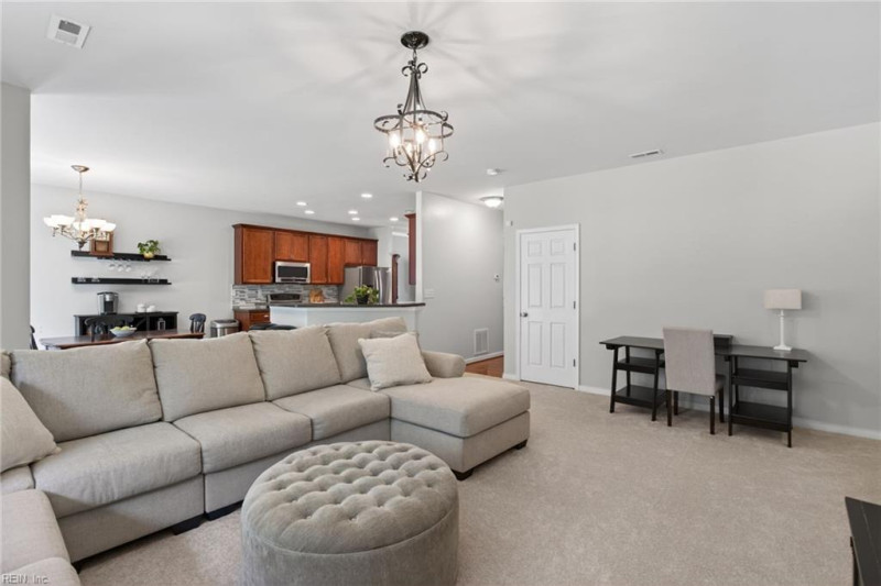Photo 18 of 45 residential for sale in Chesapeake virginia