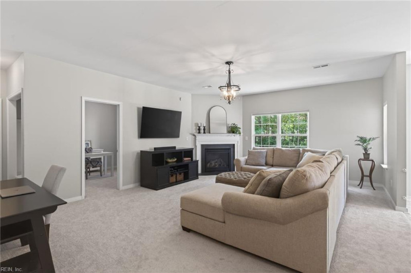 Photo 19 of 45 residential for sale in Chesapeake virginia