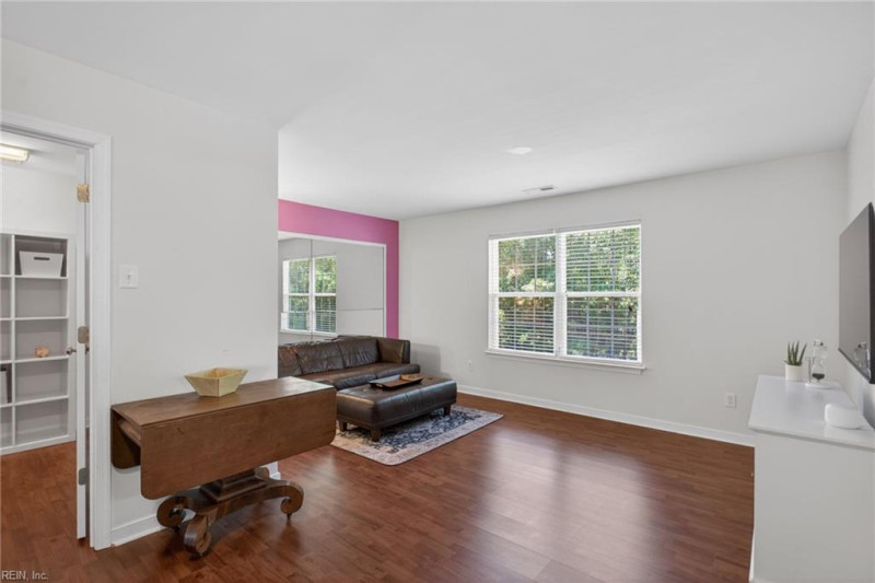 Photo 25 of 45 residential for sale in Chesapeake virginia