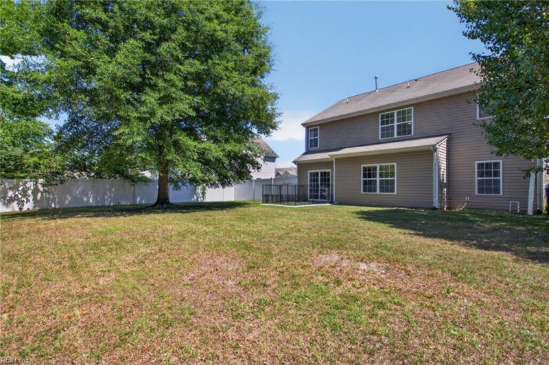 Photo 3 of 45 residential for sale in Chesapeake virginia