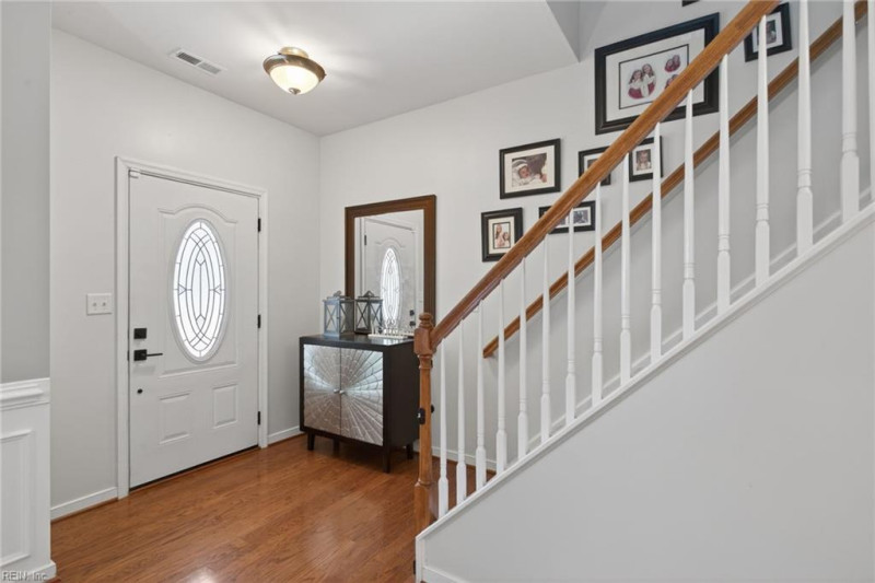 Photo 5 of 45 residential for sale in Chesapeake virginia