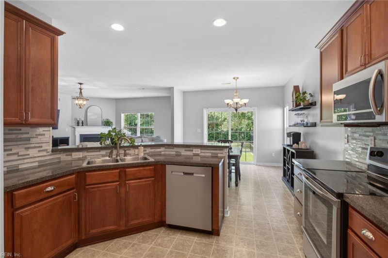 Photo 6 of 45 residential for sale in Chesapeake virginia
