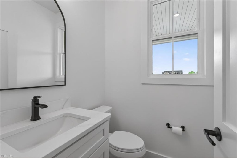 Photo 12 of 43 residential for sale in Chesapeake virginia