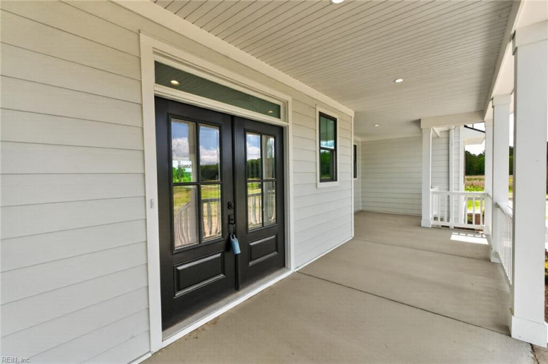 Photo 3 of 43 residential for sale in Chesapeake virginia