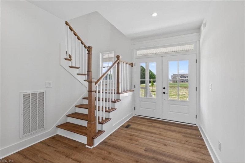 Photo 4 of 43 residential for sale in Chesapeake virginia