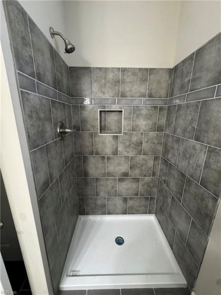 Photo 17 of 23 residential for sale in Hampton virginia