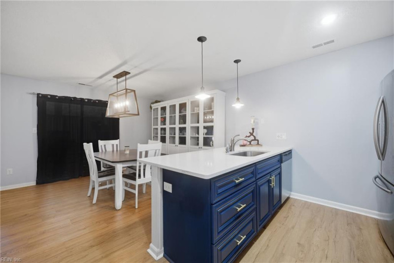 Photo 10 of 40 residential for sale in Chesapeake virginia