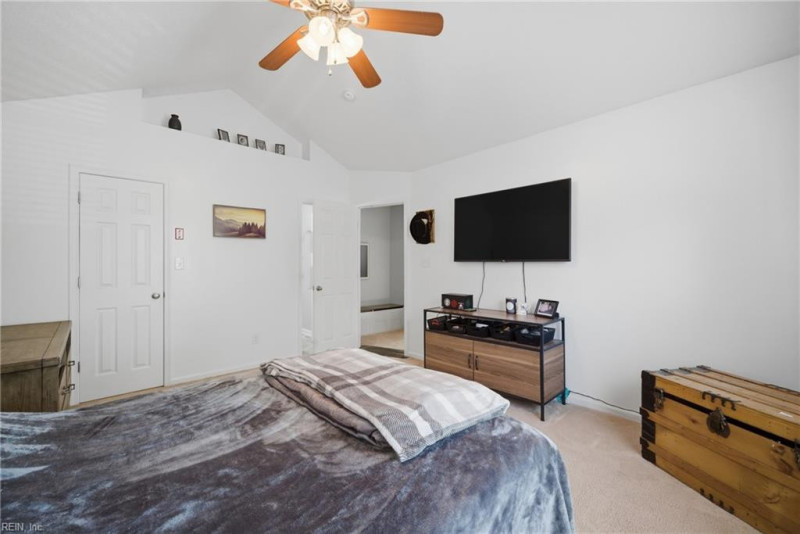 Photo 16 of 40 residential for sale in Chesapeake virginia
