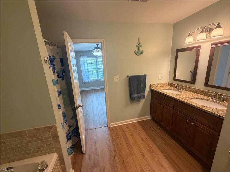 Photo 23 of 40 residential for sale in Chesapeake virginia