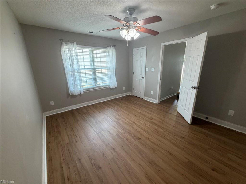 Photo 24 of 40 residential for sale in Chesapeake virginia