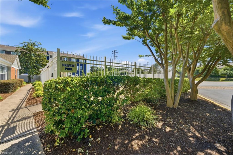 Photo 32 of 40 residential for sale in Chesapeake virginia