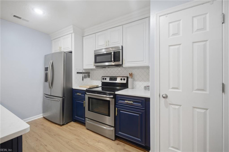 Photo 9 of 40 residential for sale in Chesapeake virginia
