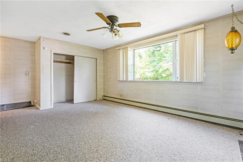 Photo 11 of 24 residential for sale in Chesapeake virginia
