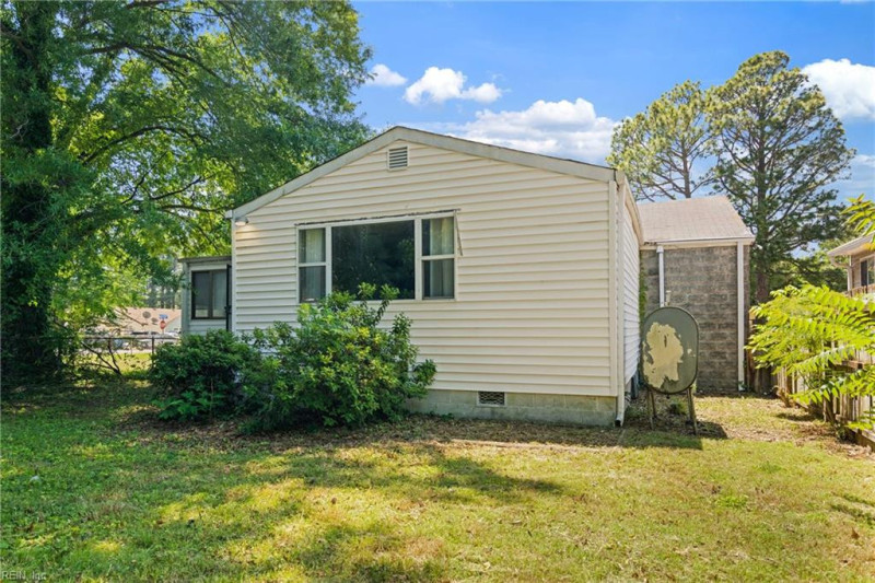 Photo 22 of 24 residential for sale in Chesapeake virginia
