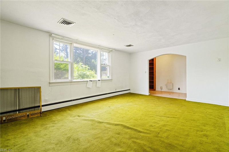 Photo 5 of 24 residential for sale in Chesapeake virginia