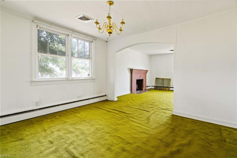 Photo 7 of 24 residential for sale in Chesapeake virginia