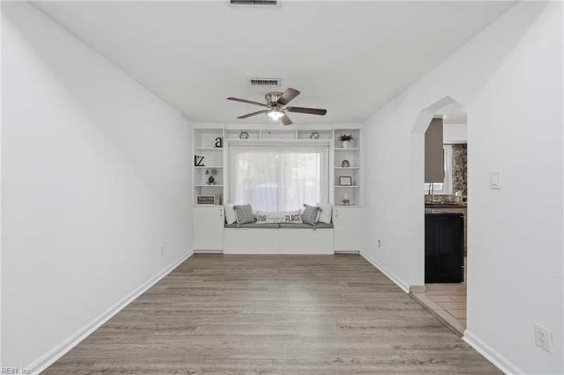 Photo 17 of 44 residential for sale in Virginia Beach virginia